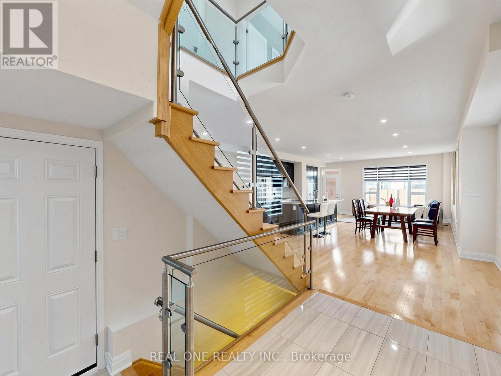 85 CAUSLAND LANE - 6