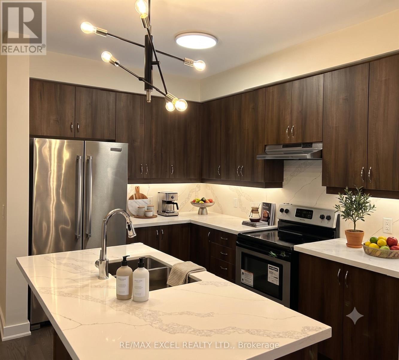 8 HELLIWELL CRESCENT - 4