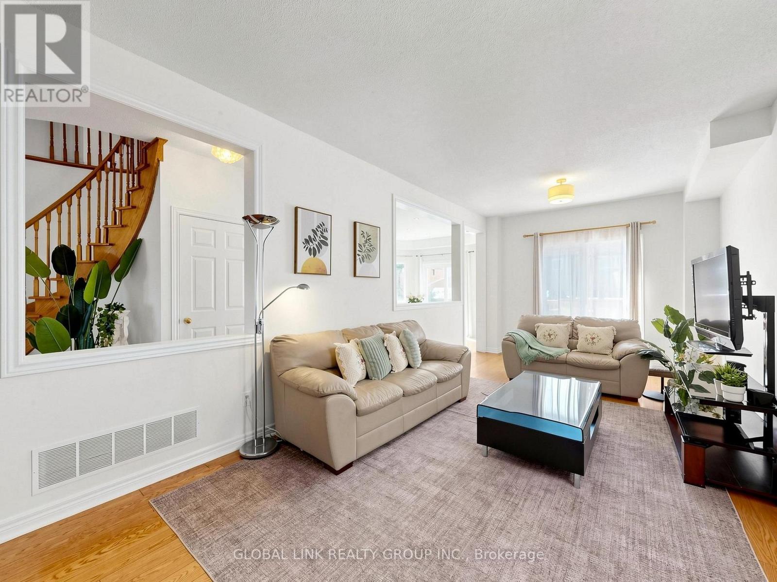 53 JACOB WAY - 10
