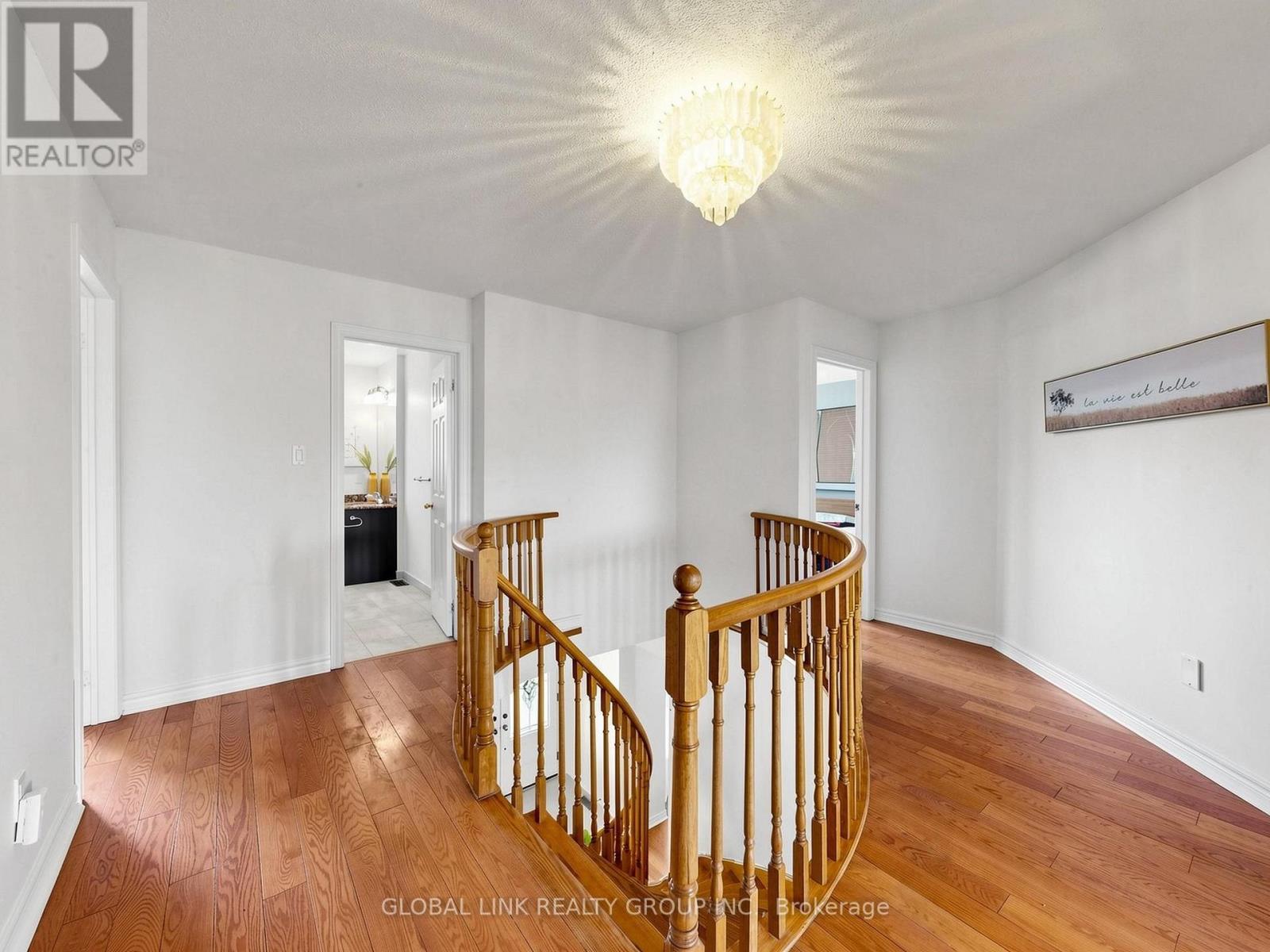 53 JACOB WAY - 24