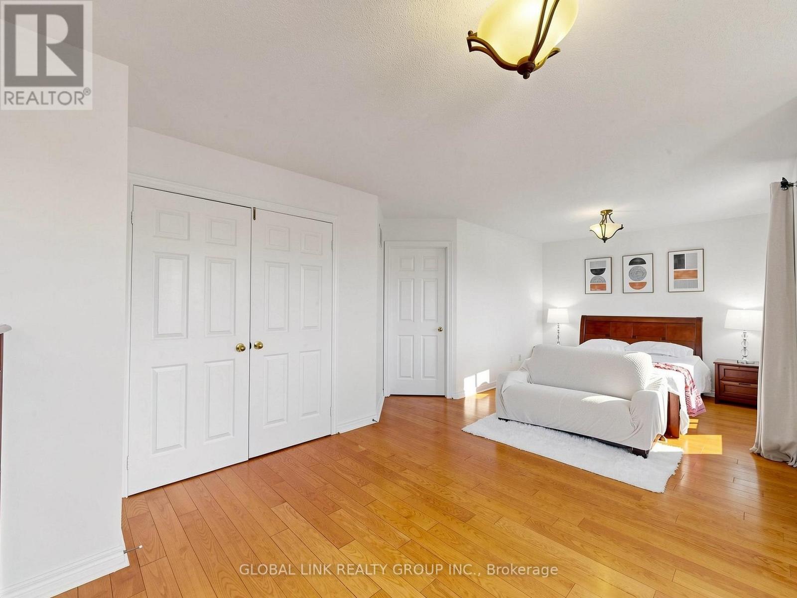 53 JACOB WAY - 27