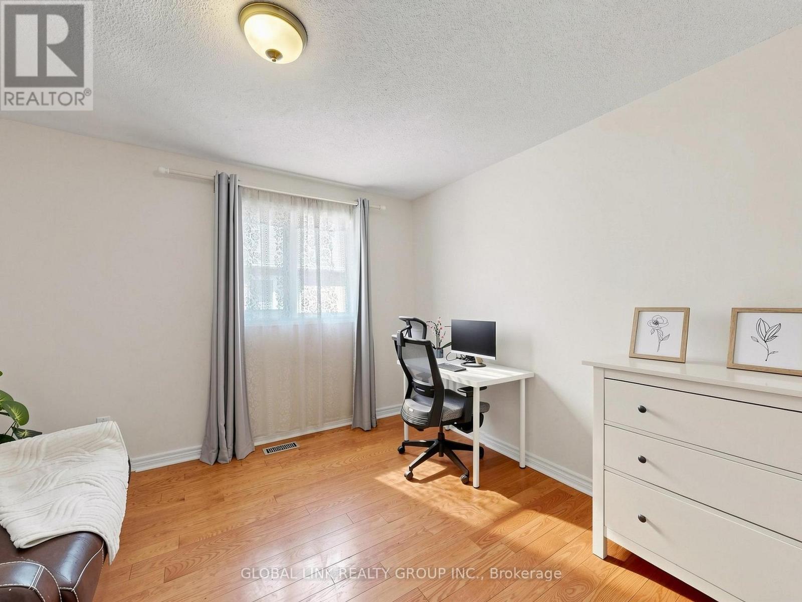 53 JACOB WAY - 37