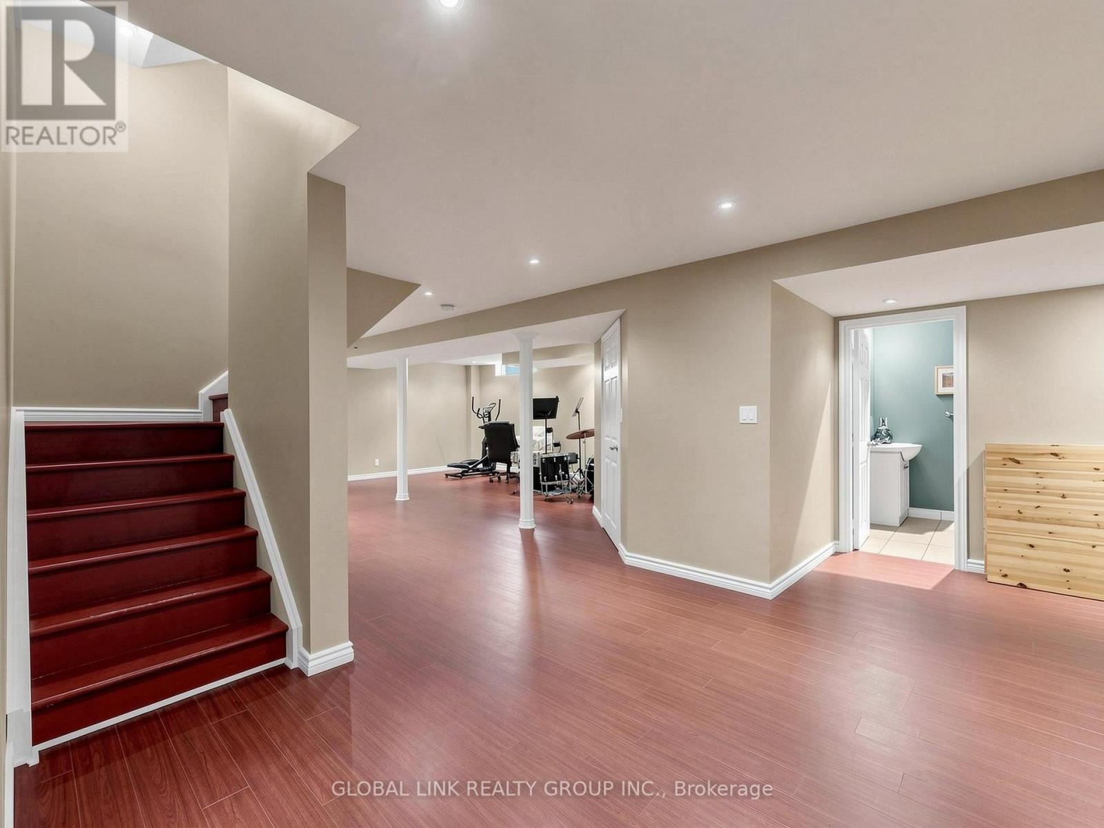 53 JACOB WAY - 39