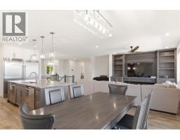 5pc Ensuite bath - 777 Acadia Street, Kelowna, BC V1V0A8 Photo 16