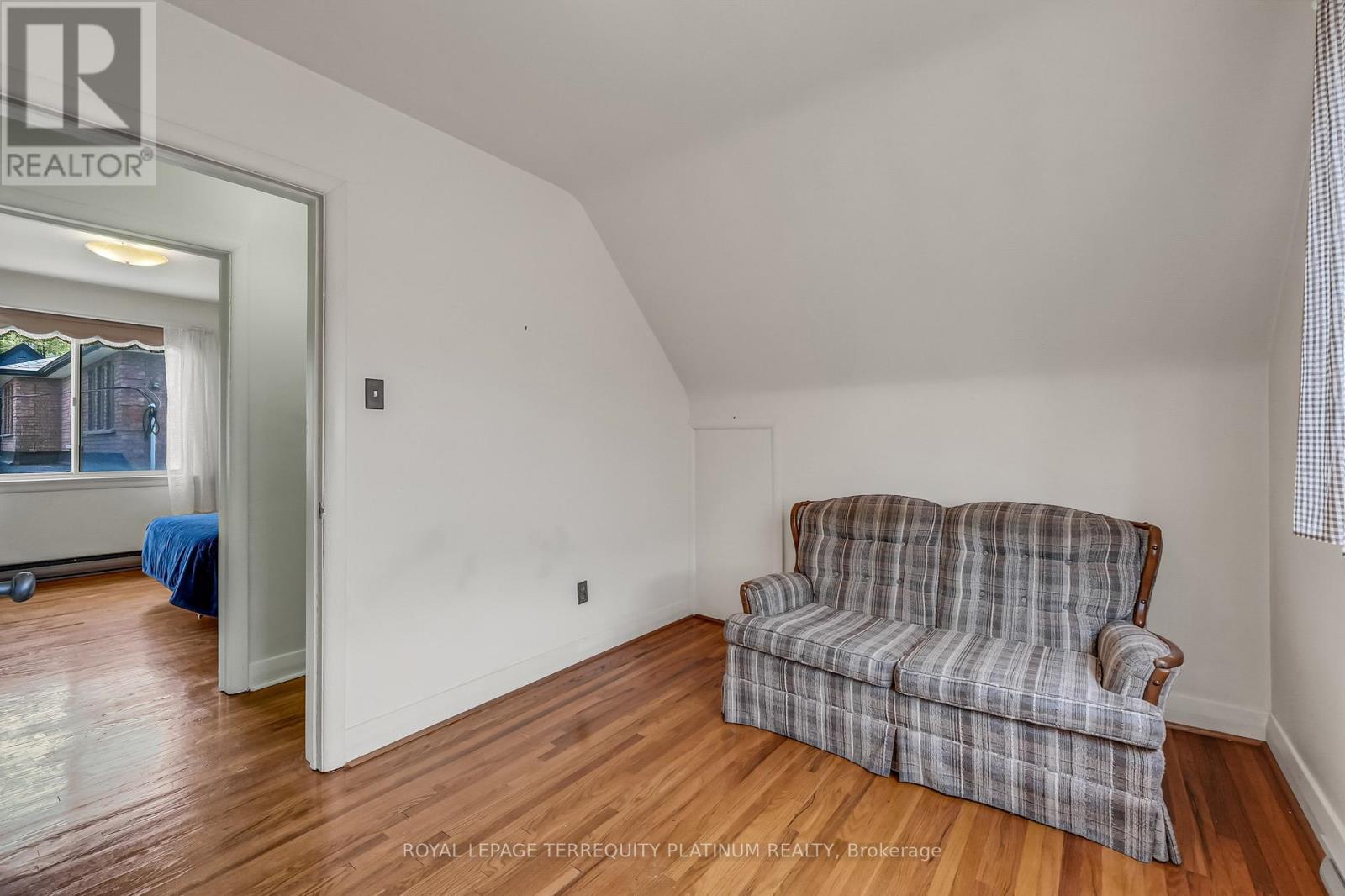 4 SUNRAY CRESCENT - 13