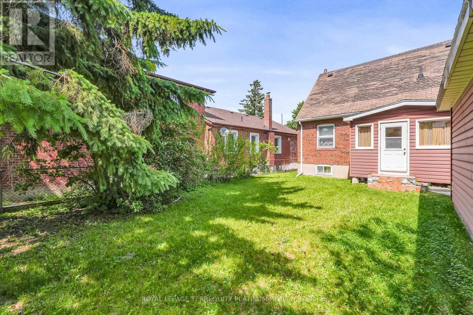 4 SUNRAY CRESCENT - 22