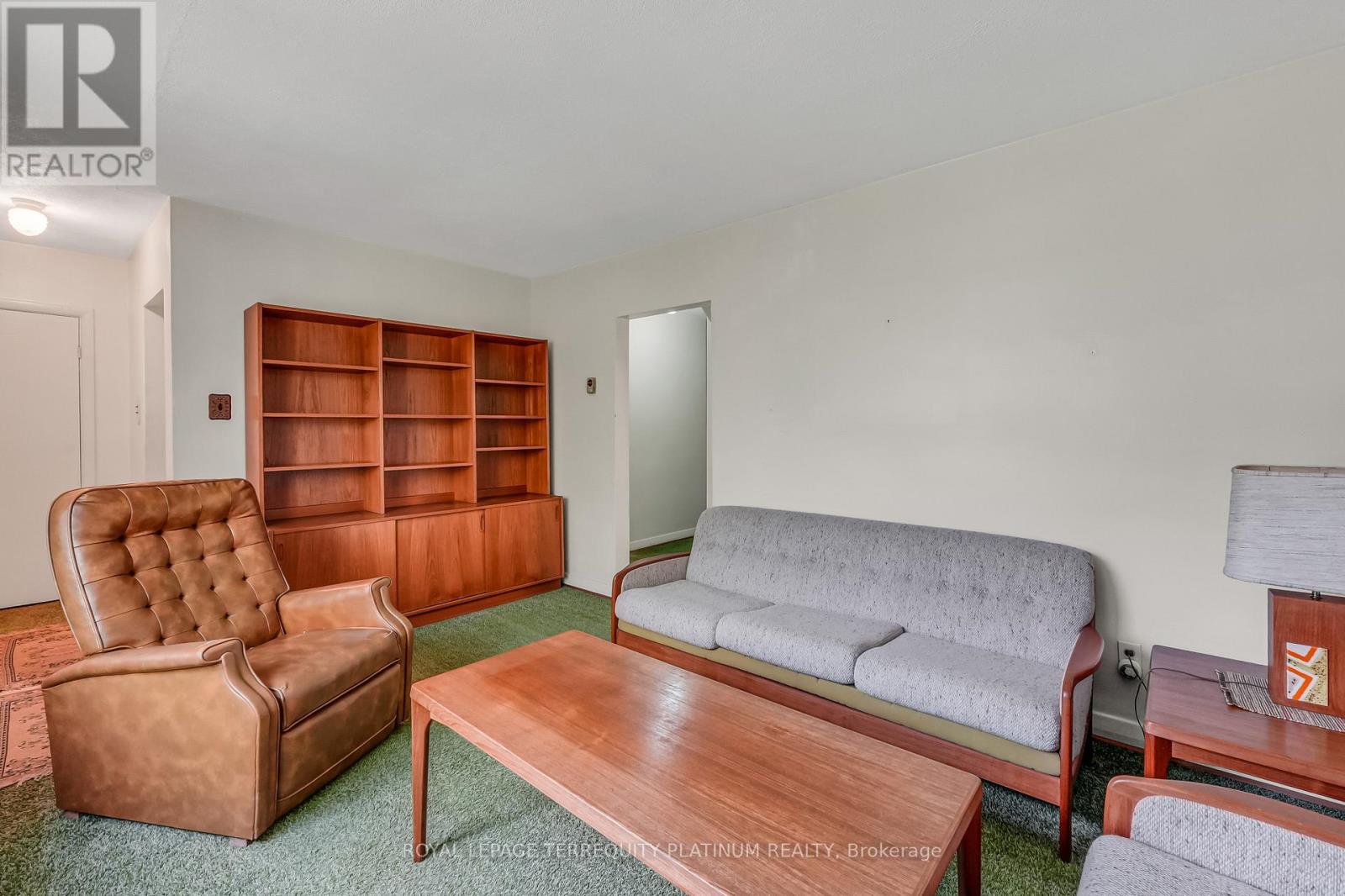 4 SUNRAY CRESCENT - 4
