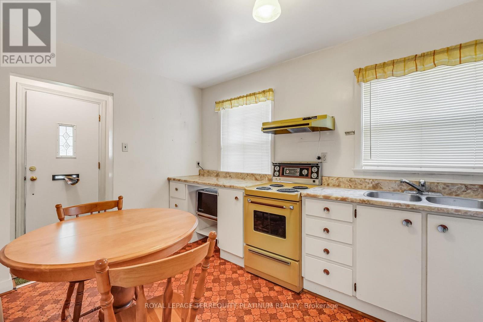 4 SUNRAY CRESCENT - 7