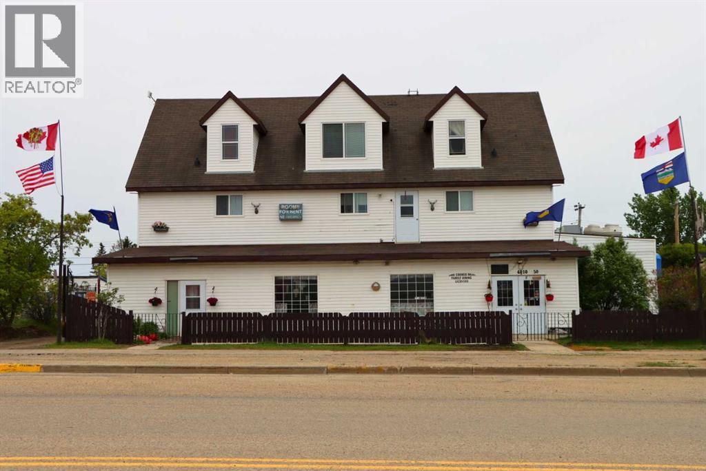 4810 50 Avenue - photo 2