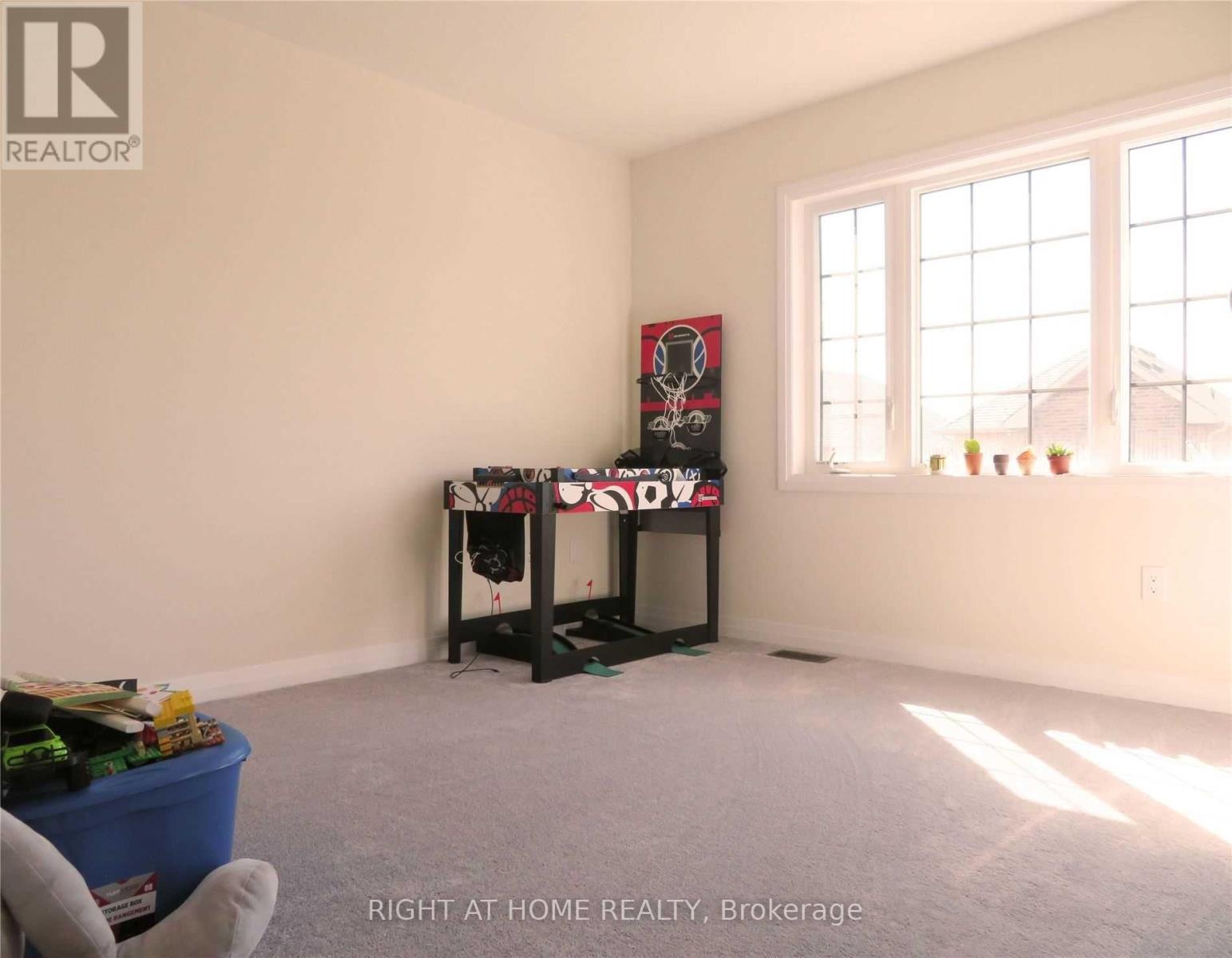 37 BEDFORD ESTATES CRESCENT - 13