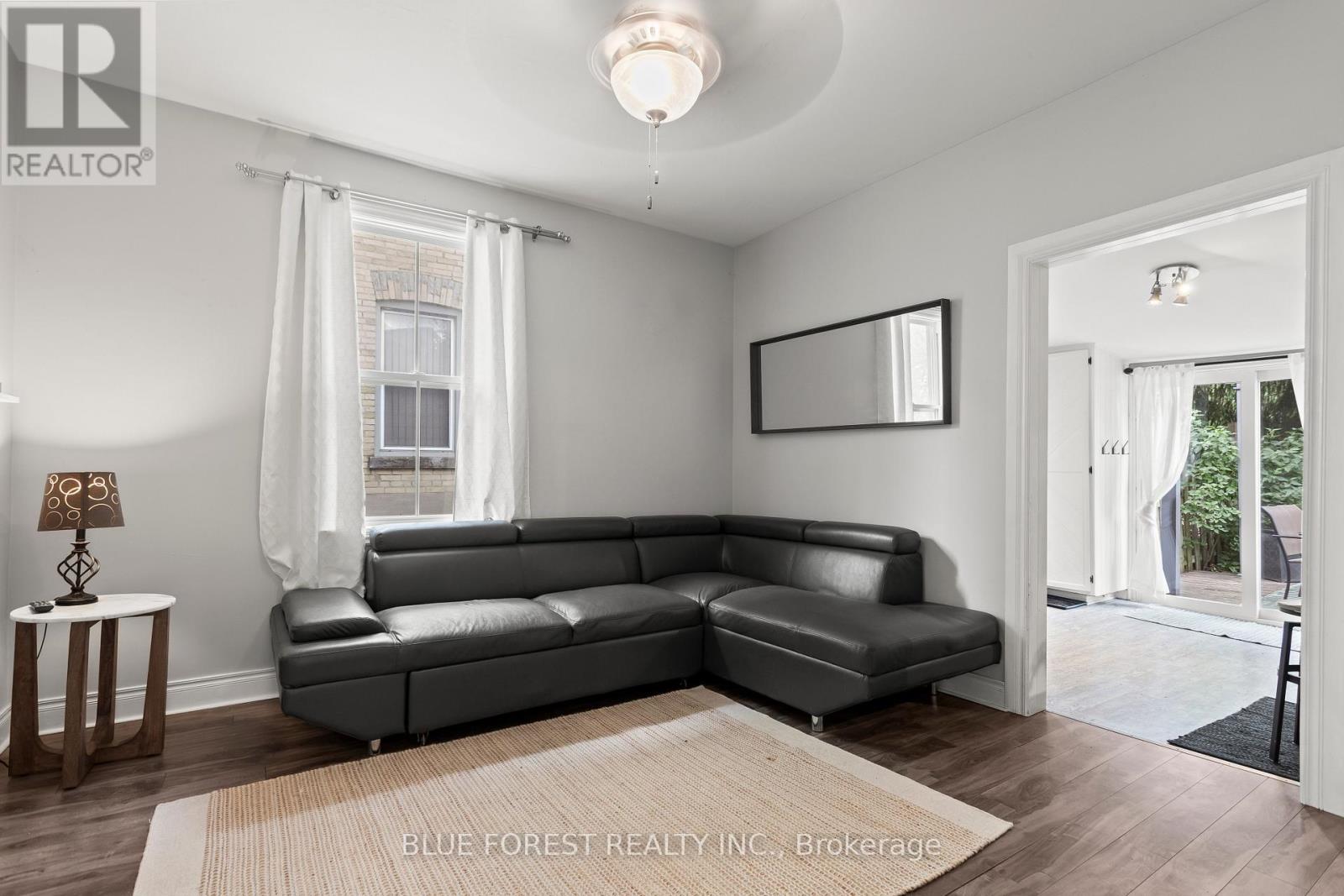 832 QUEENS AVENUE - 10