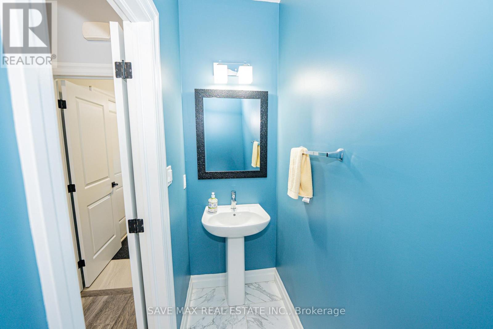 187 BOARDWALK WAY - 22