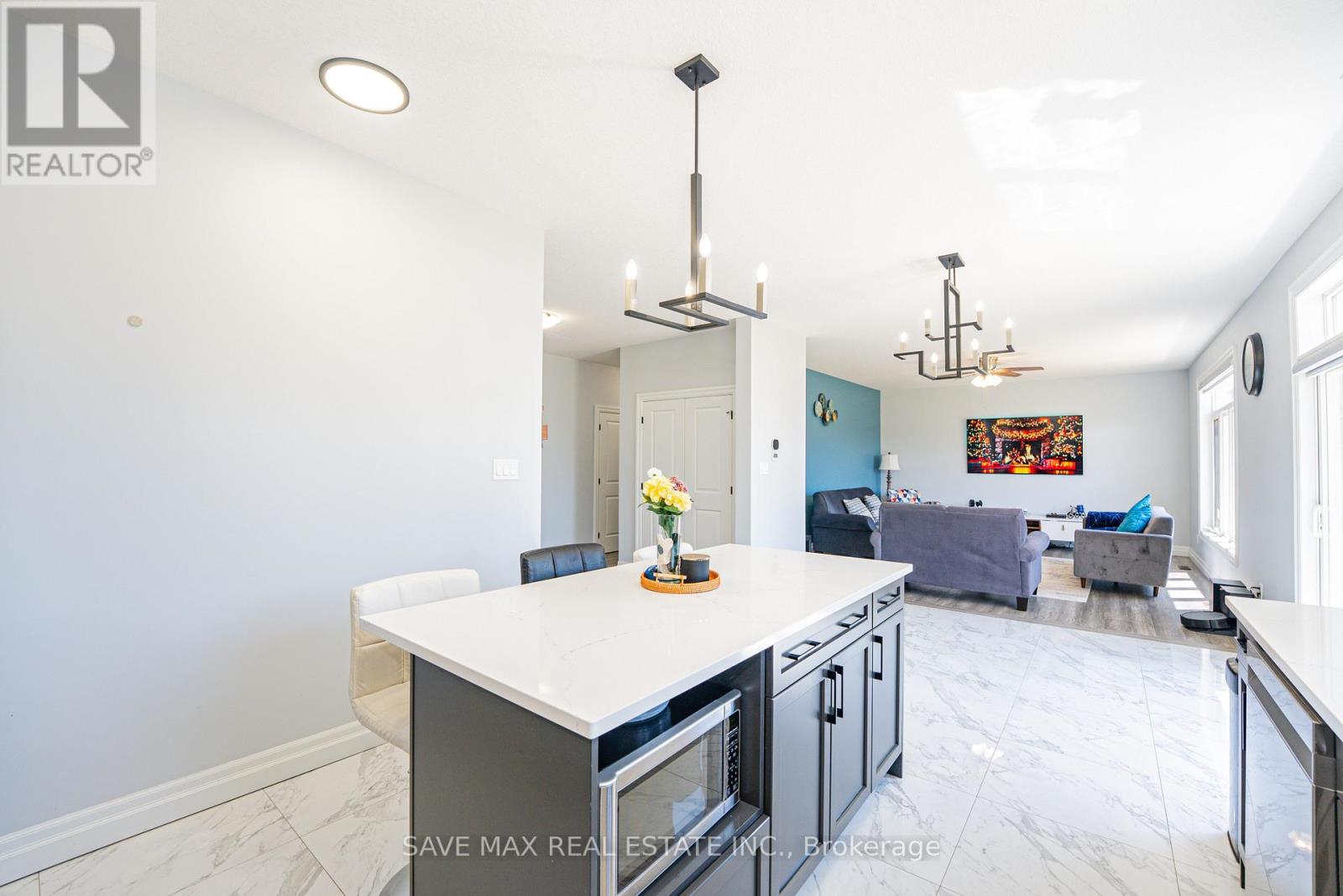 187 BOARDWALK WAY - 12