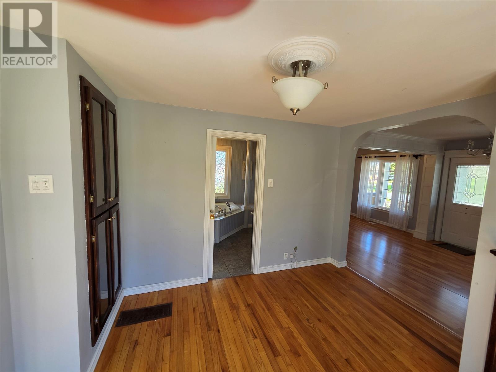 710 Main Road - 12