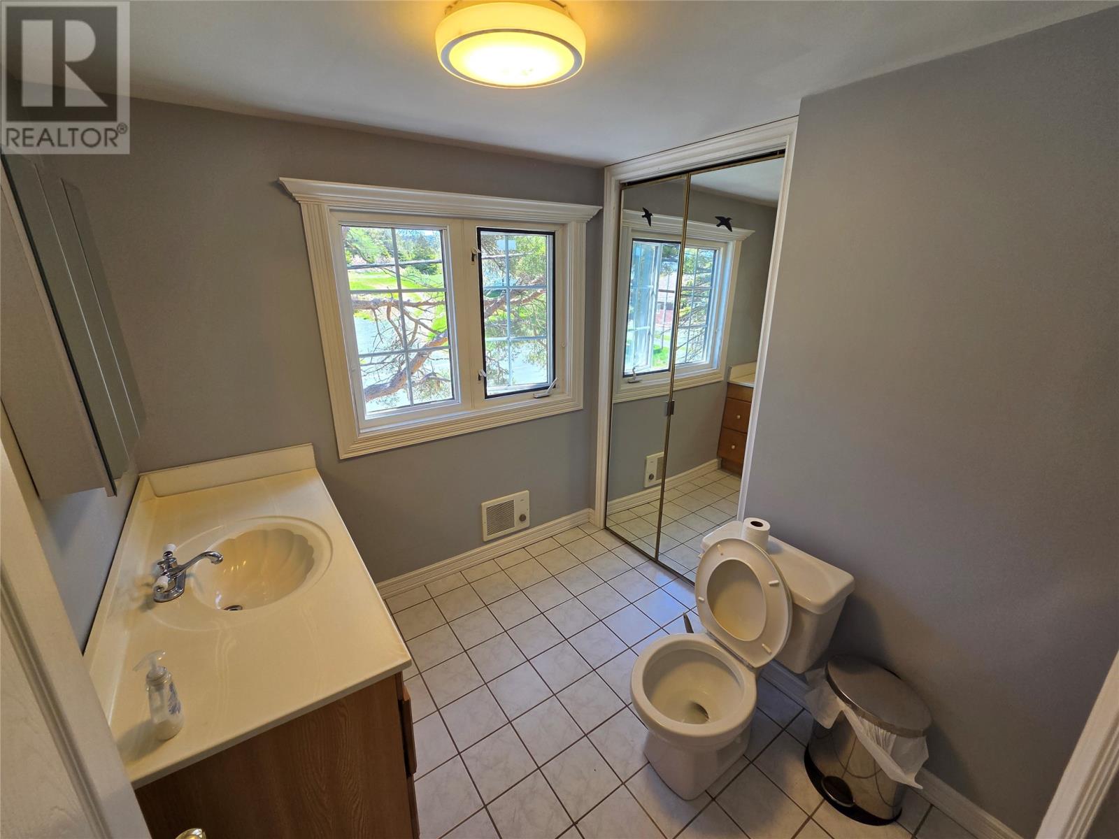 710 Main Road - 24