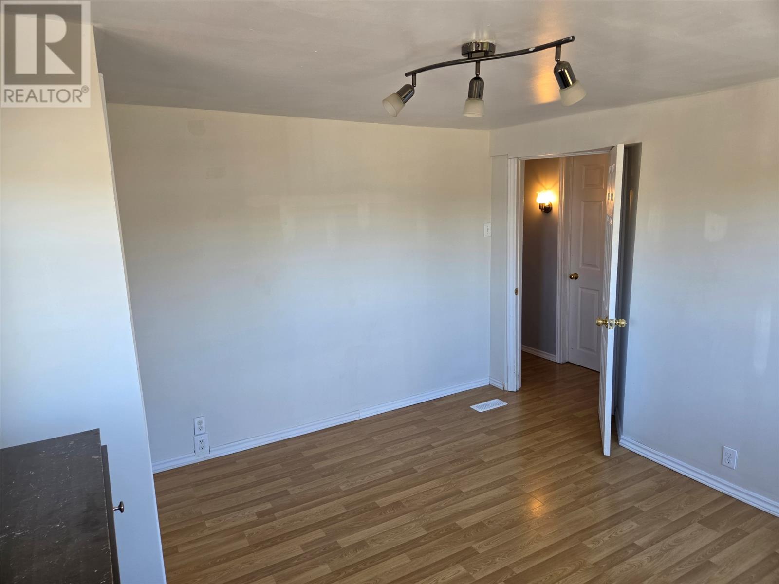 710 Main Road - 27