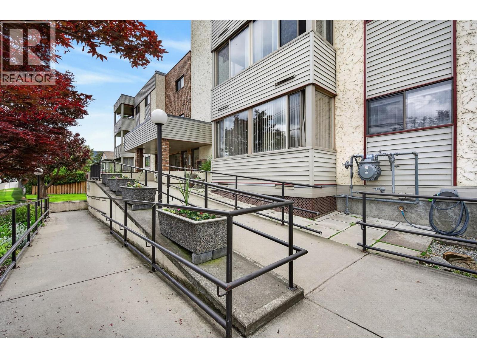 #311 3608 27 Avenue - 32