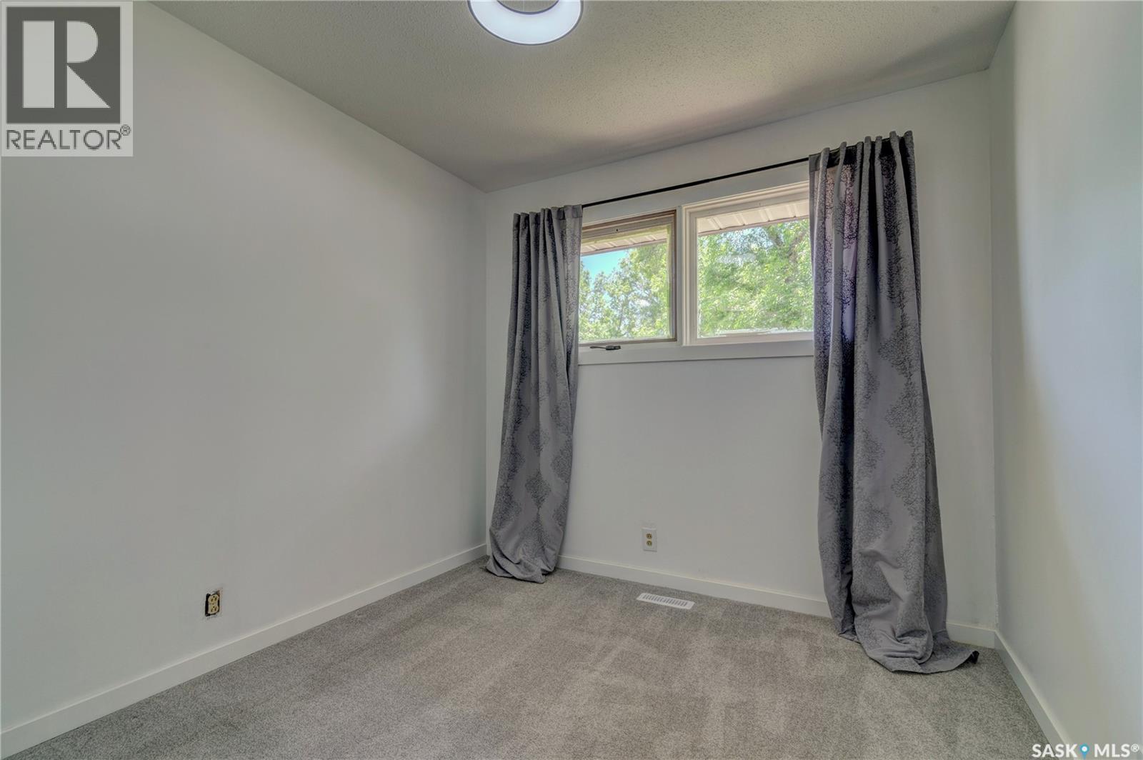 2314 DEWDNEY AVENUE E - 15