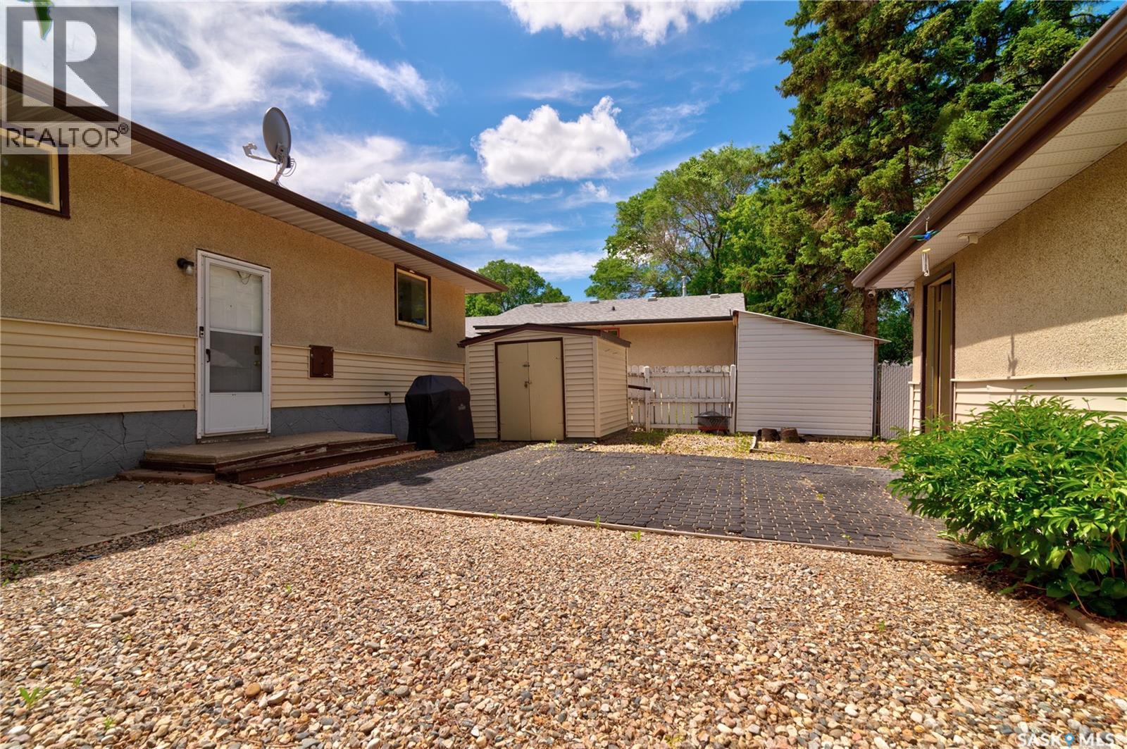 2314 DEWDNEY AVENUE E - 31