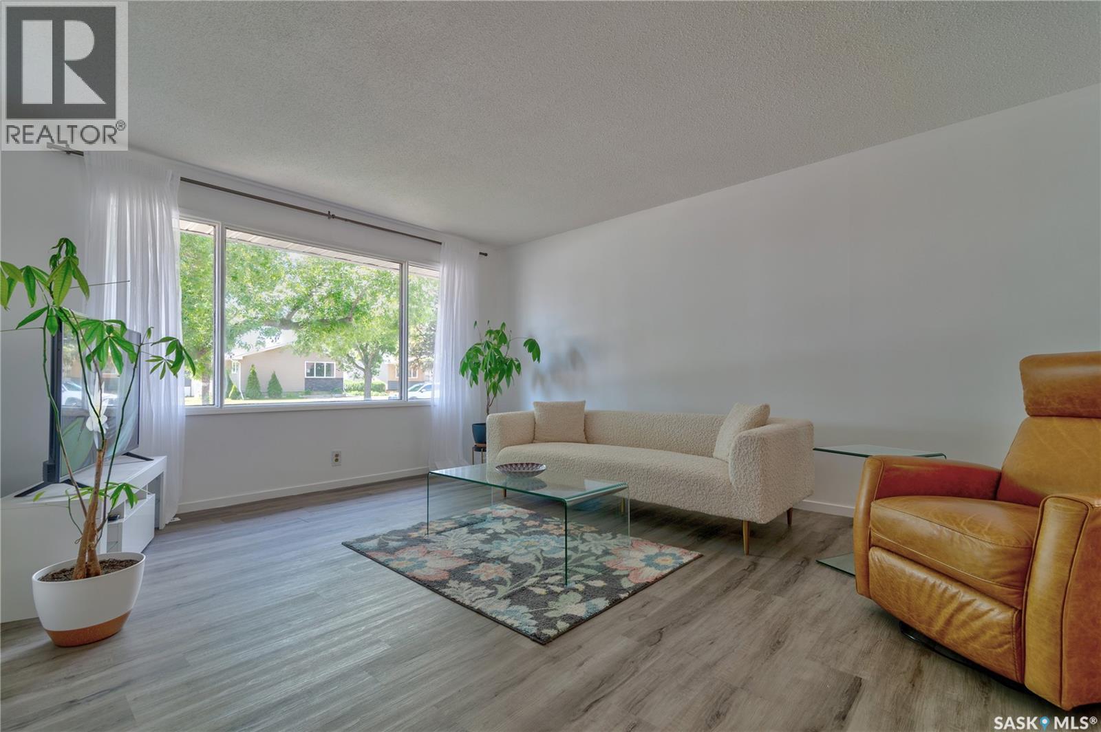 2314 DEWDNEY AVENUE E - 5