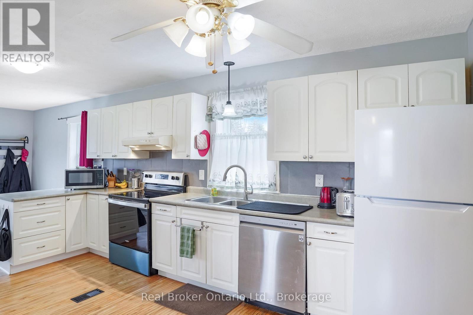 397 27TH STREET W - 14