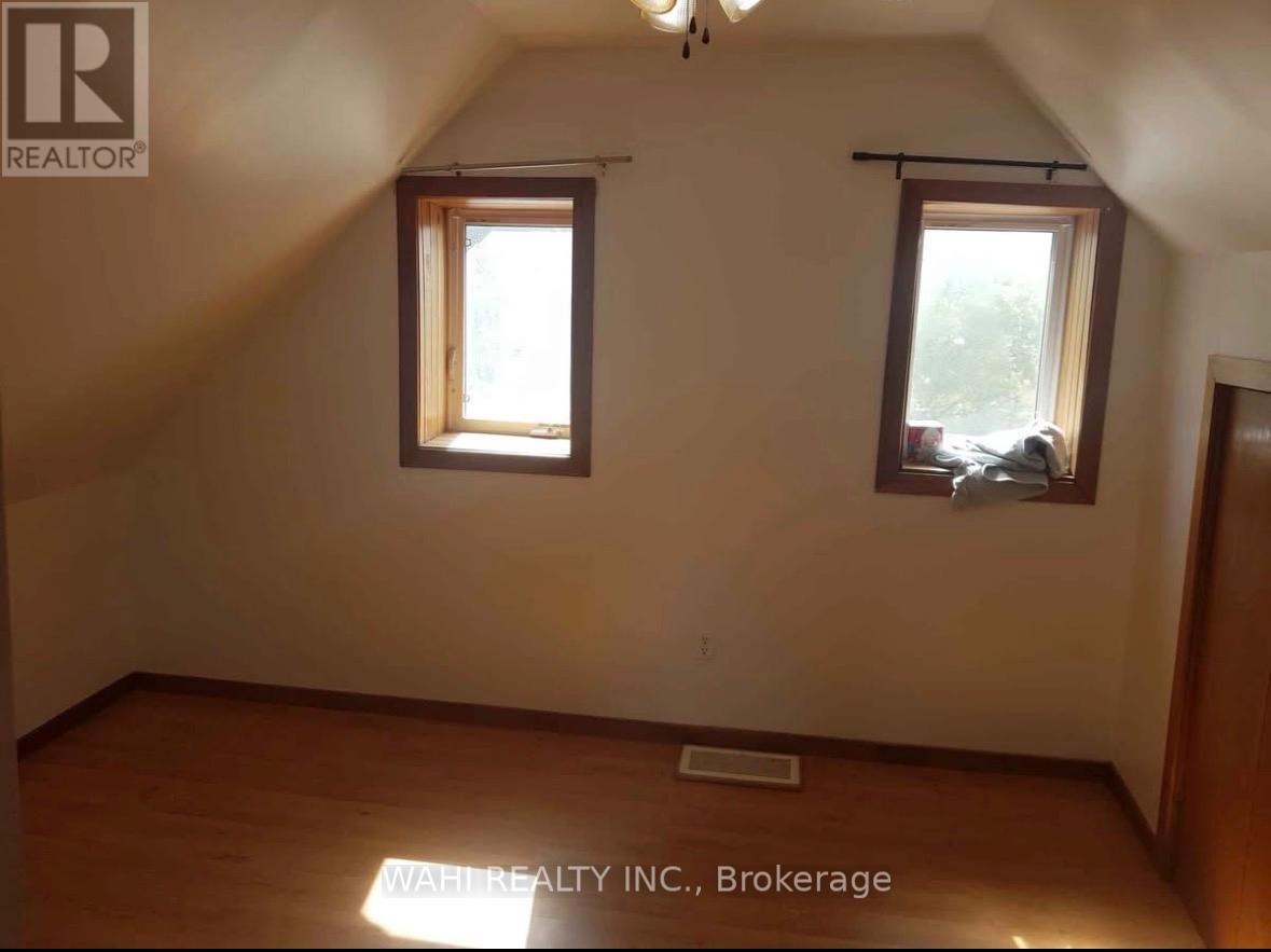 209 BREITHAUPT STREET - 12