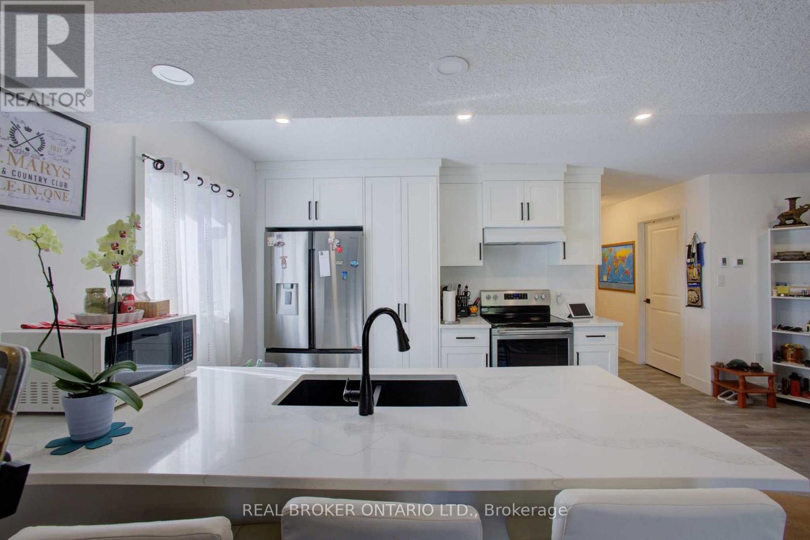 123 EGAN AVENUE - 13