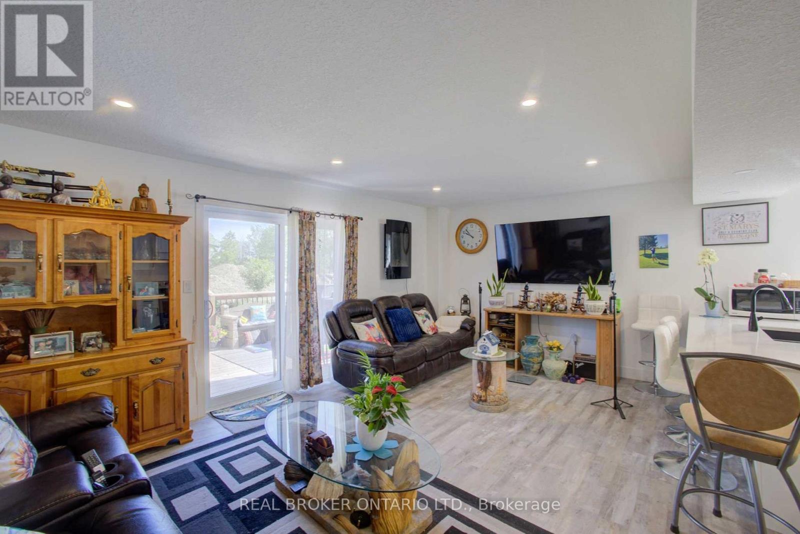 123 EGAN AVENUE - 15