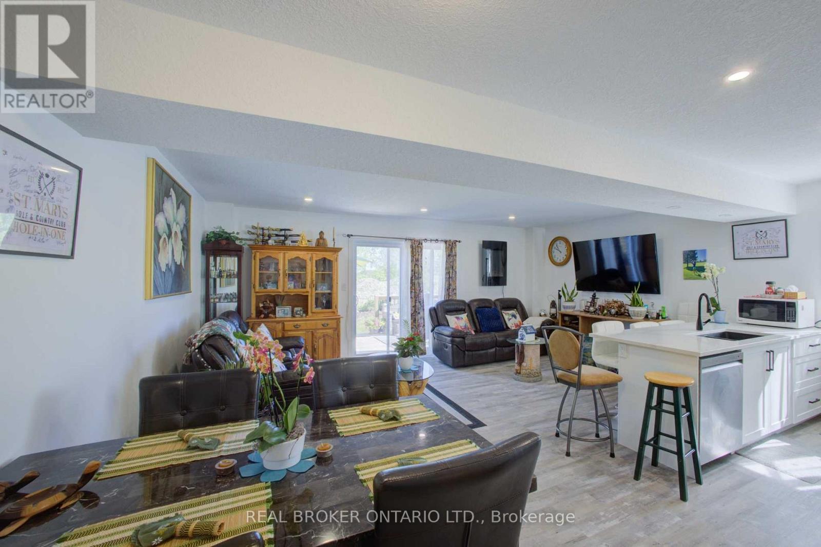123 EGAN AVENUE - 16