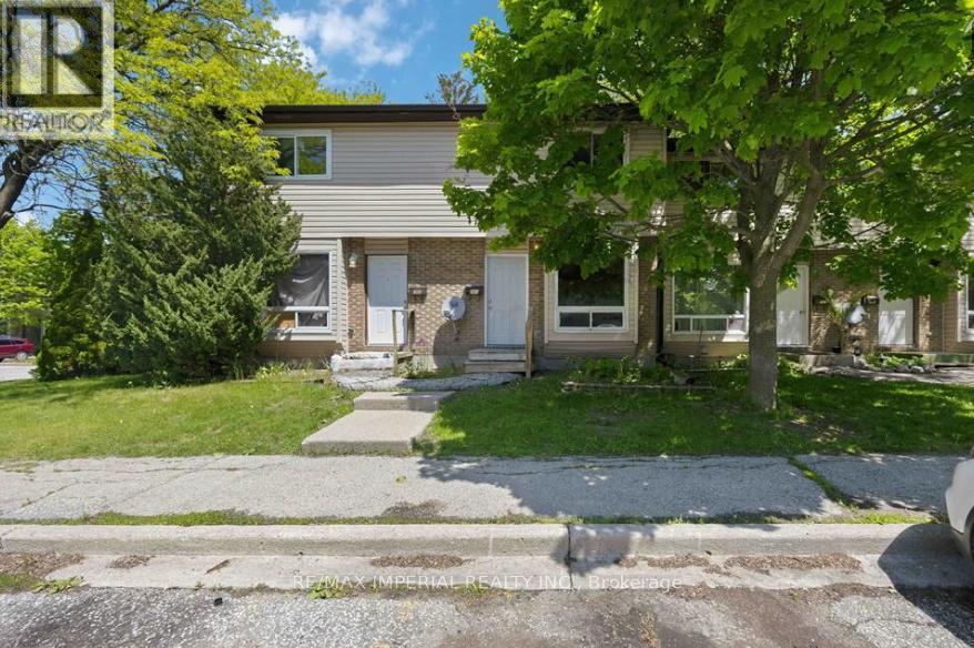 #301 42 HAMPTON AVENUE - 1