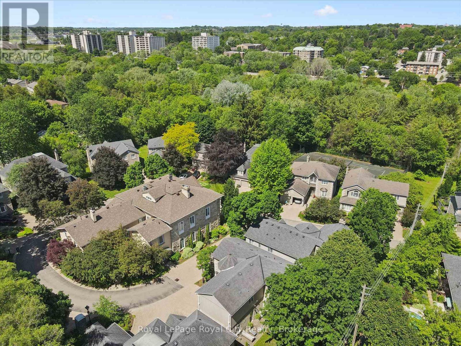 #11 25 MANOR PARK CRESCENT - 1