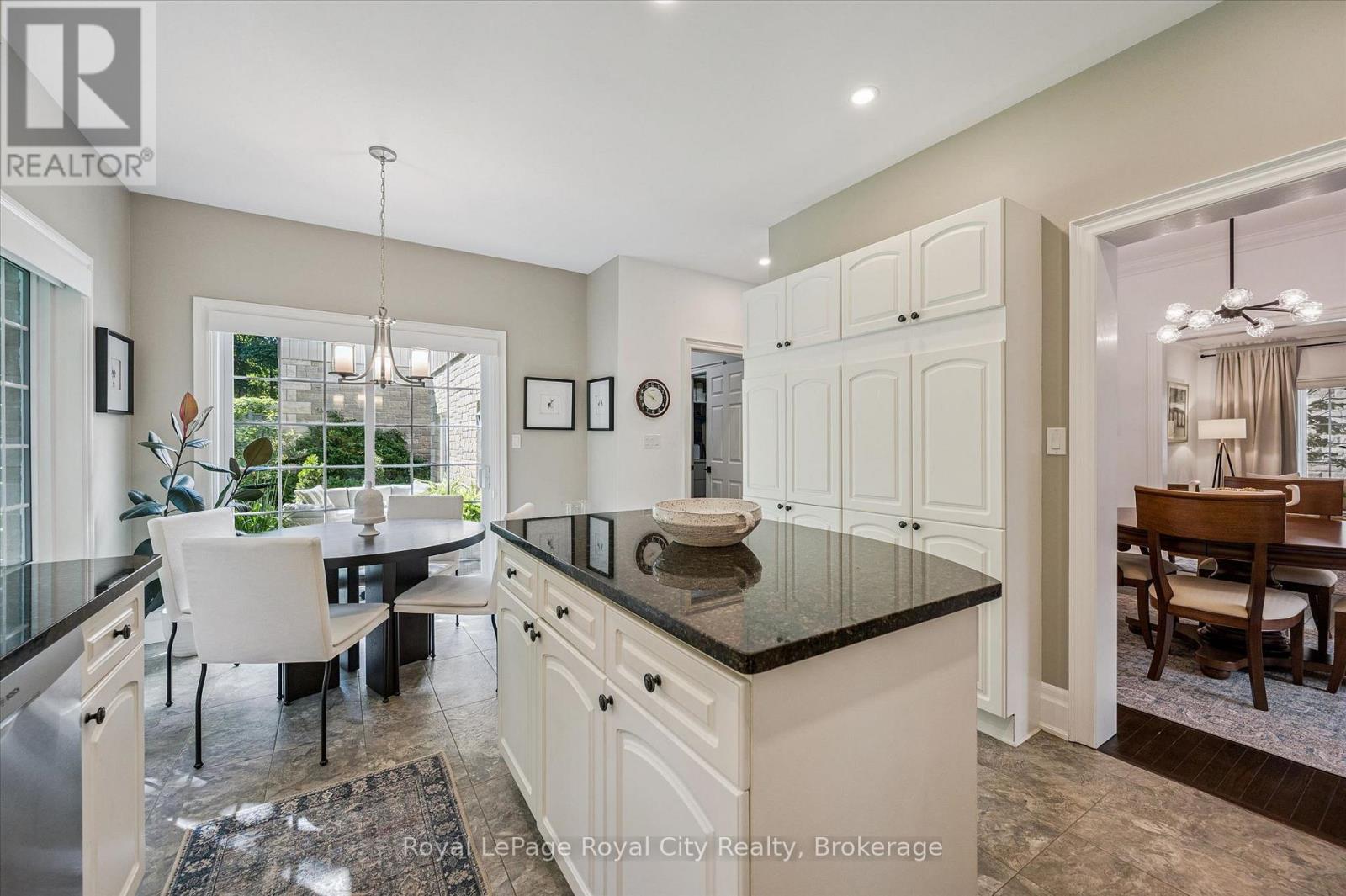 #11 25 MANOR PARK CRESCENT - 10