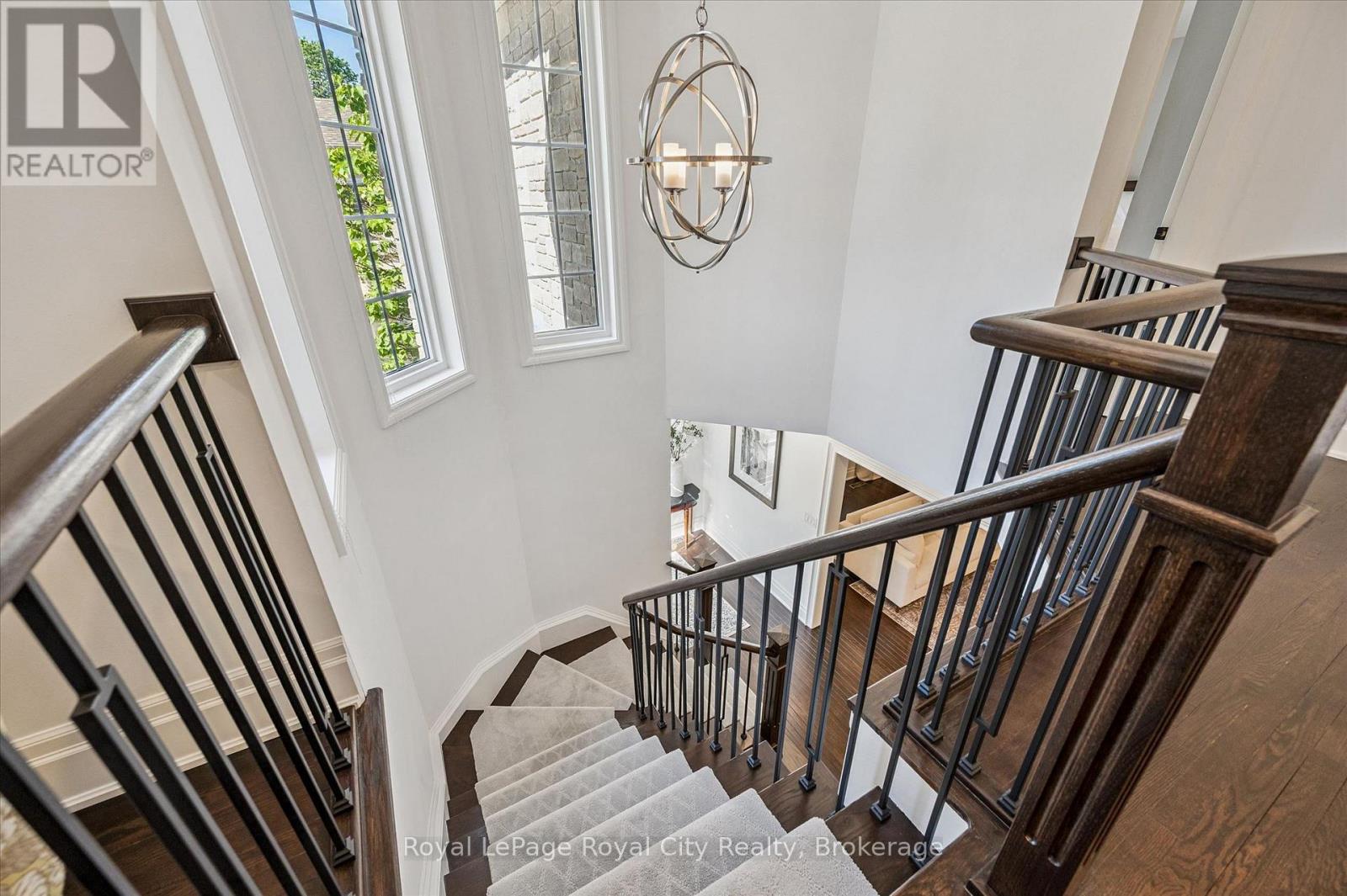 #11 25 MANOR PARK CRESCENT - 17