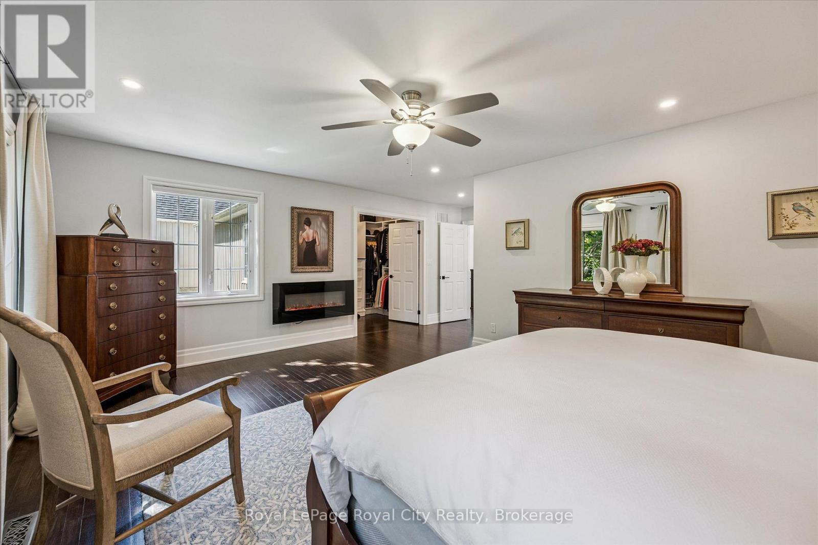 #11 25 MANOR PARK CRESCENT - 29