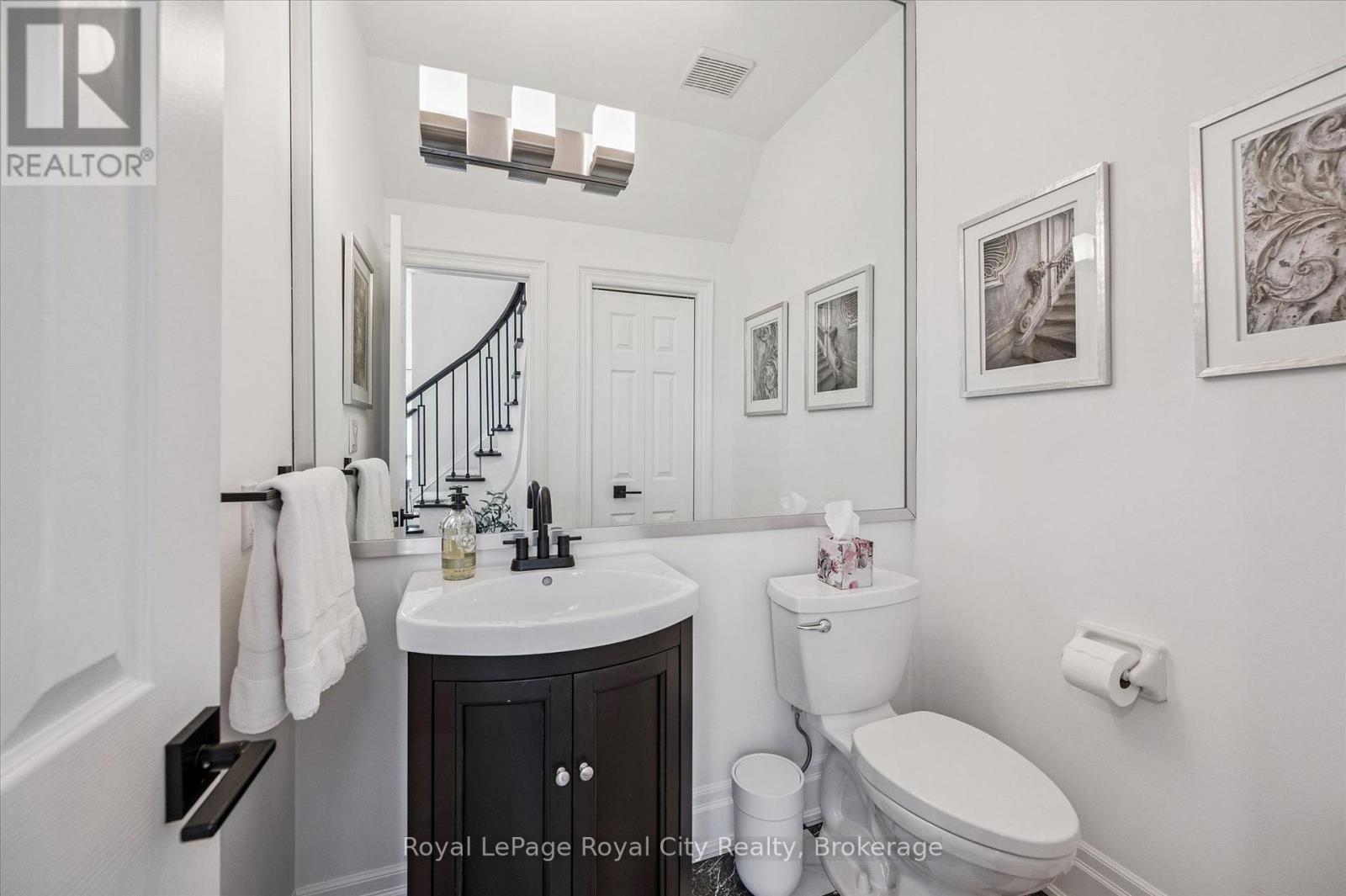 #11 25 MANOR PARK CRESCENT - 15