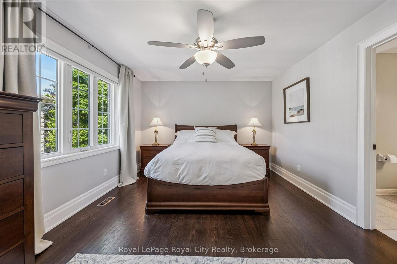 #11 25 MANOR PARK CRESCENT - 24