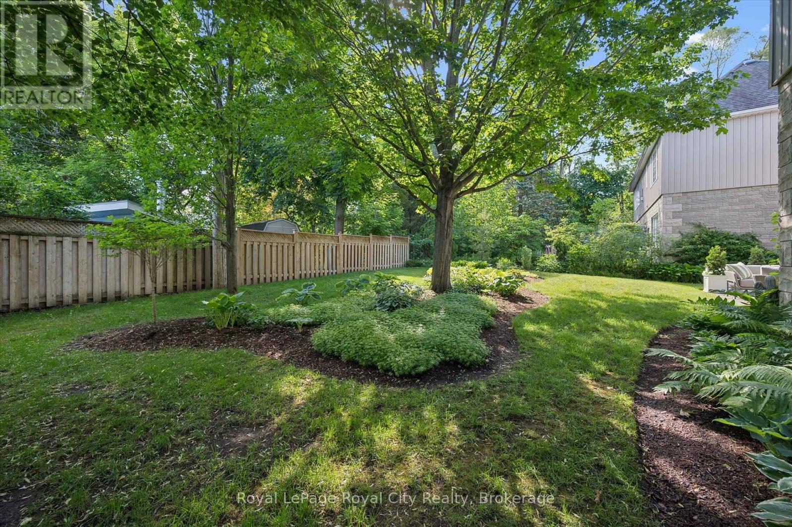#11 25 MANOR PARK CRESCENT - 38