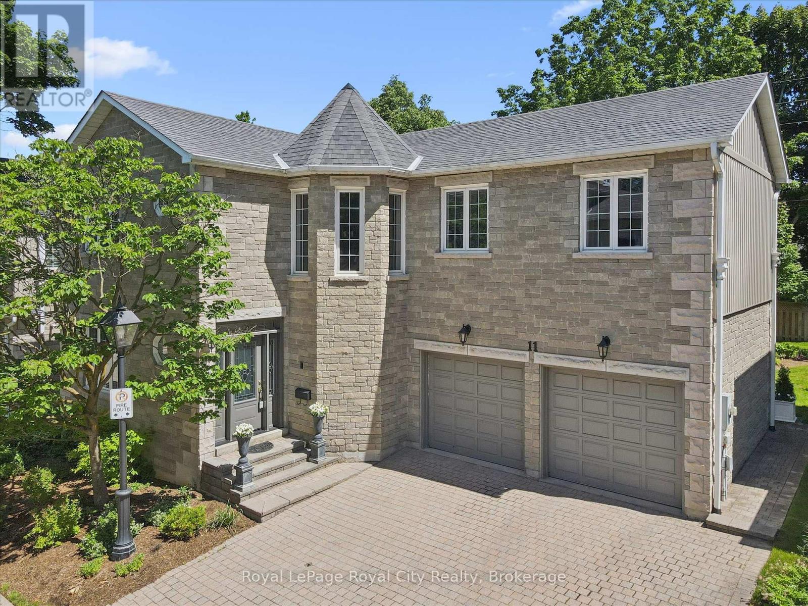 #11 25 MANOR PARK CRESCENT - 40