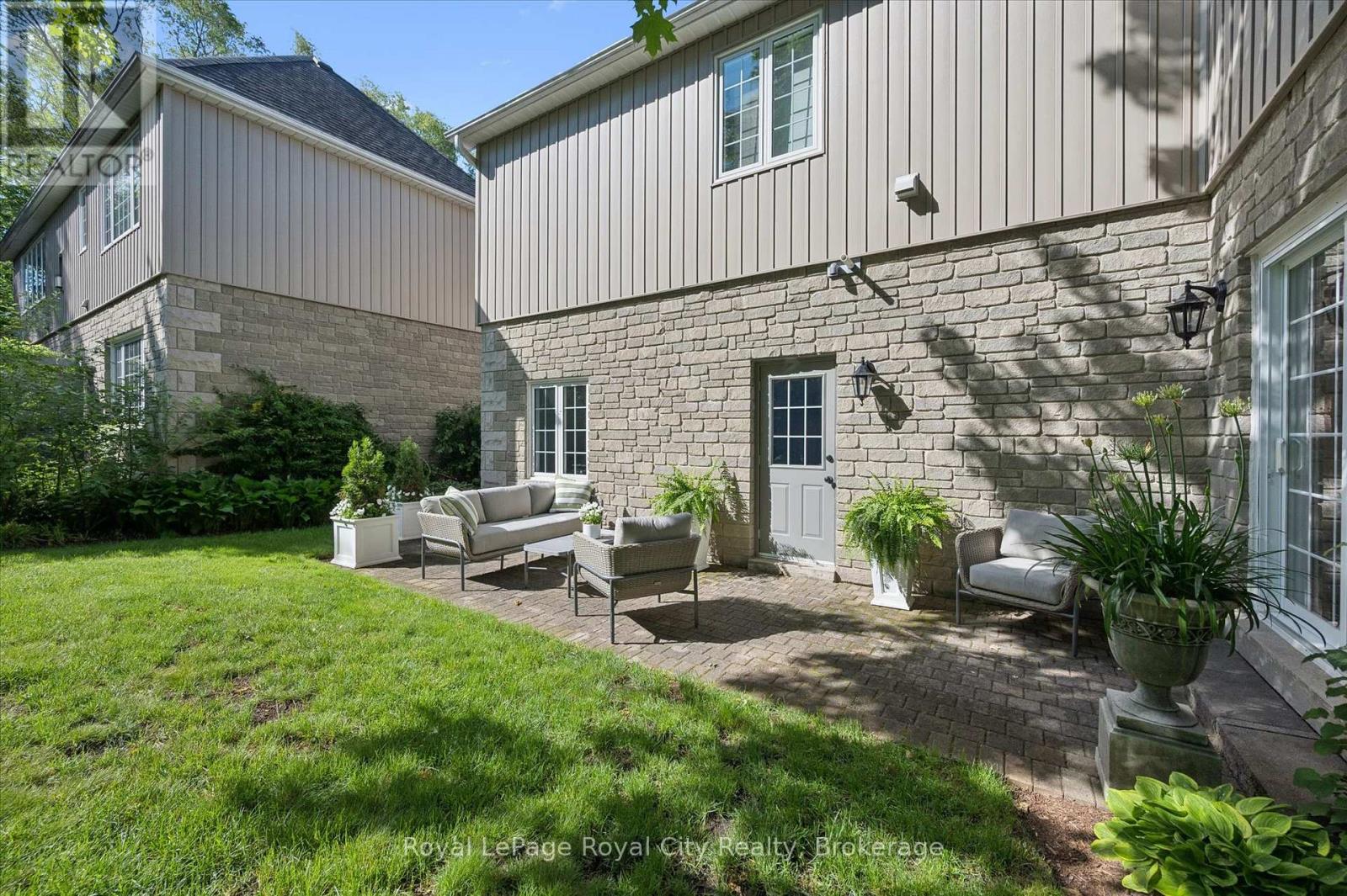 #11 25 MANOR PARK CRESCENT - 39