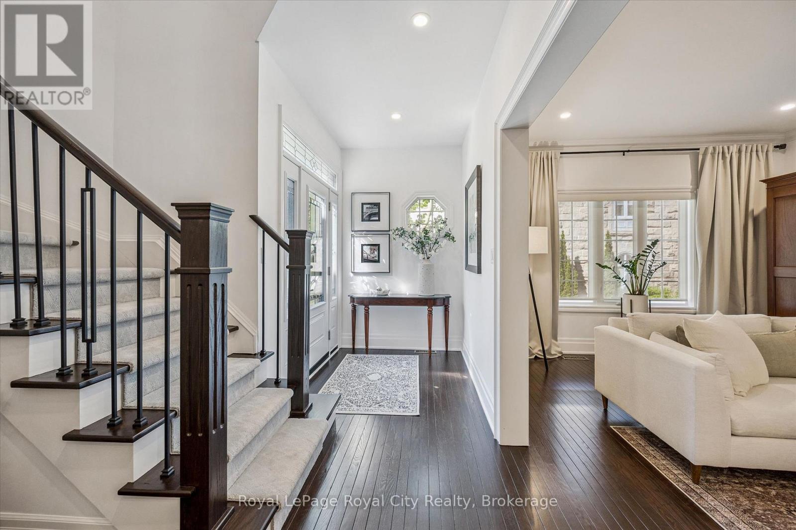 #11 25 MANOR PARK CRESCENT - 4