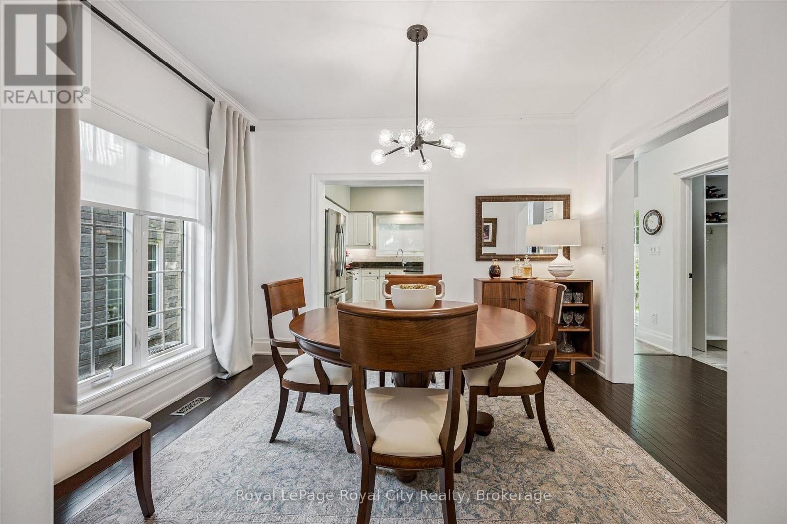 #11 25 MANOR PARK CRESCENT - 12