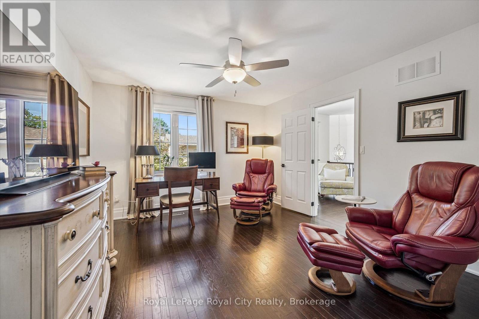#11 25 MANOR PARK CRESCENT - 21
