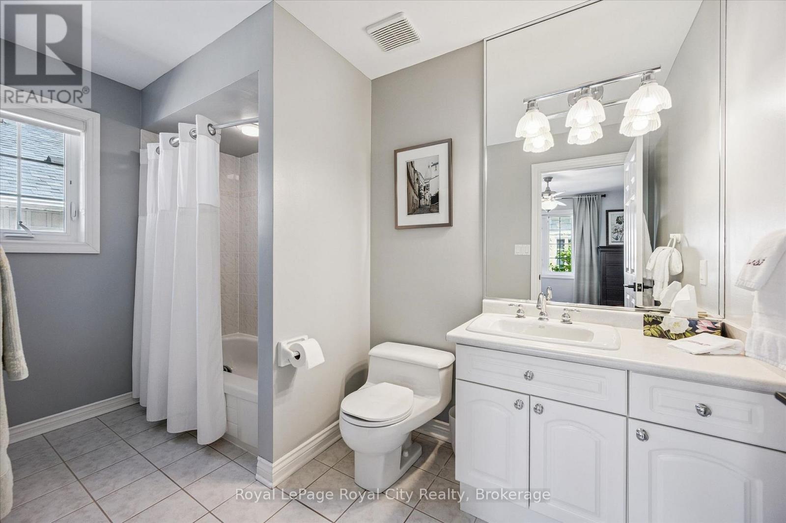 #11 25 MANOR PARK CRESCENT - 25