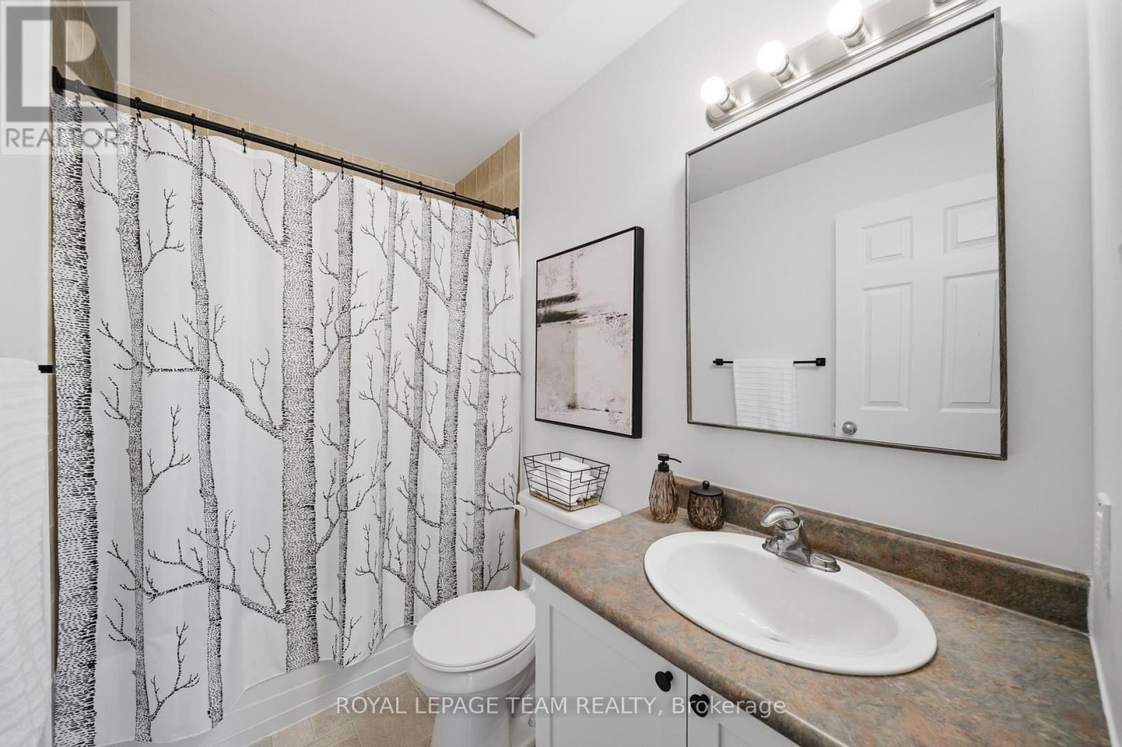 2 Bed, 1 Bath House for Sale in Ottawa – 9 – 165 WATERBRIDGE DRIVE, Ottawa – MLS# X13421534 - Image 11
