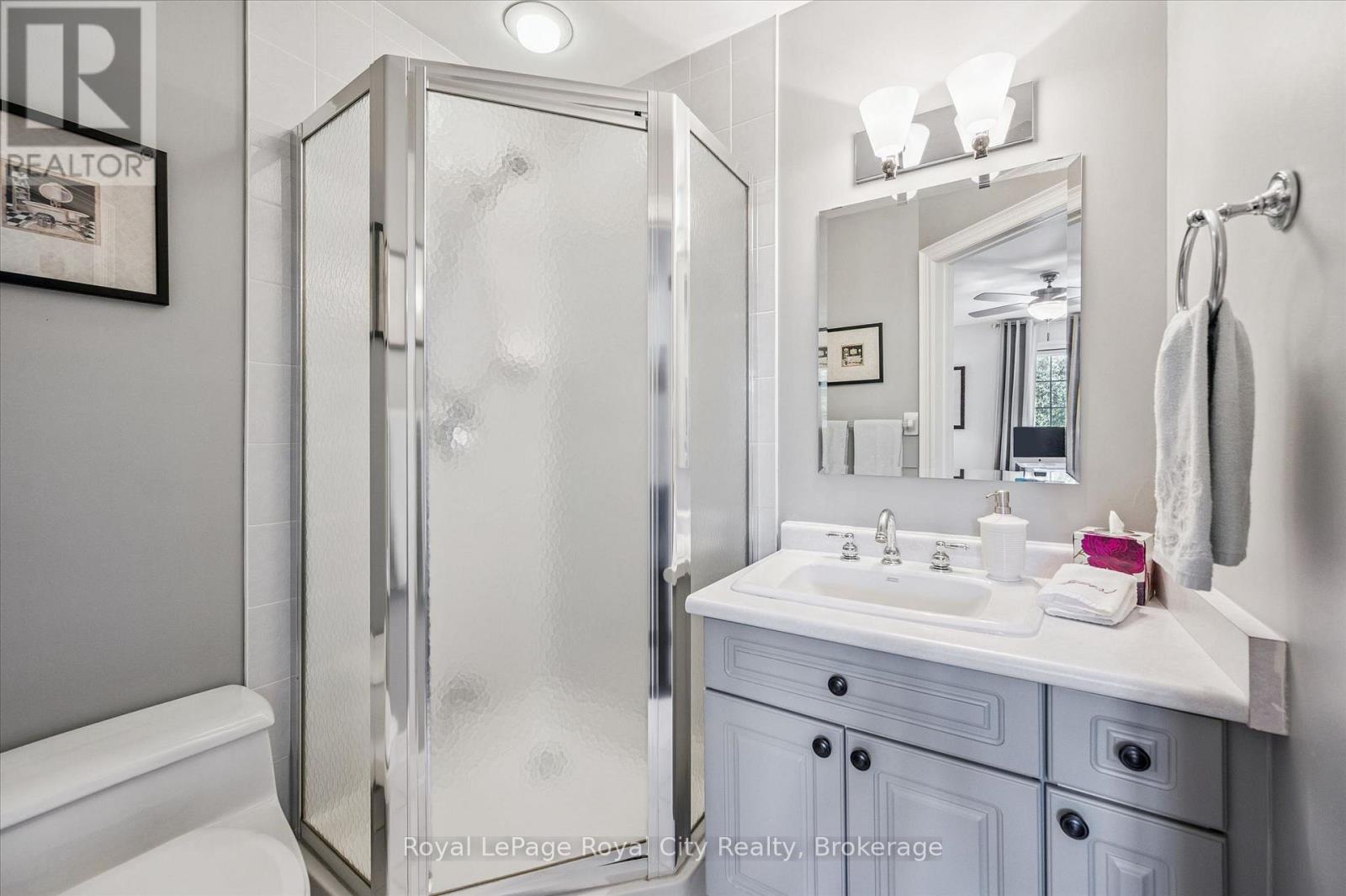 #11 25 MANOR PARK CRESCENT - 22