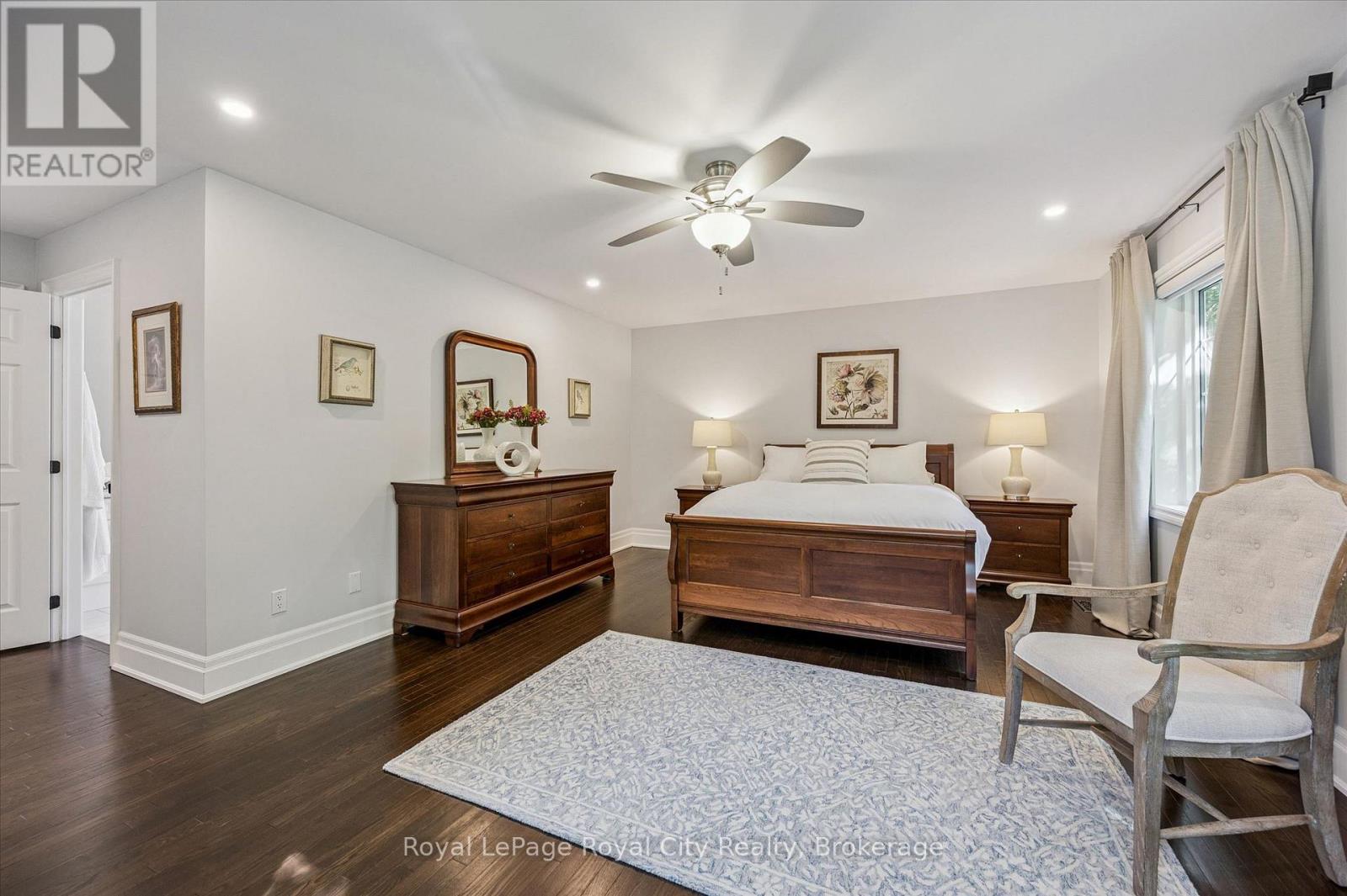 #11 25 MANOR PARK CRESCENT - 27