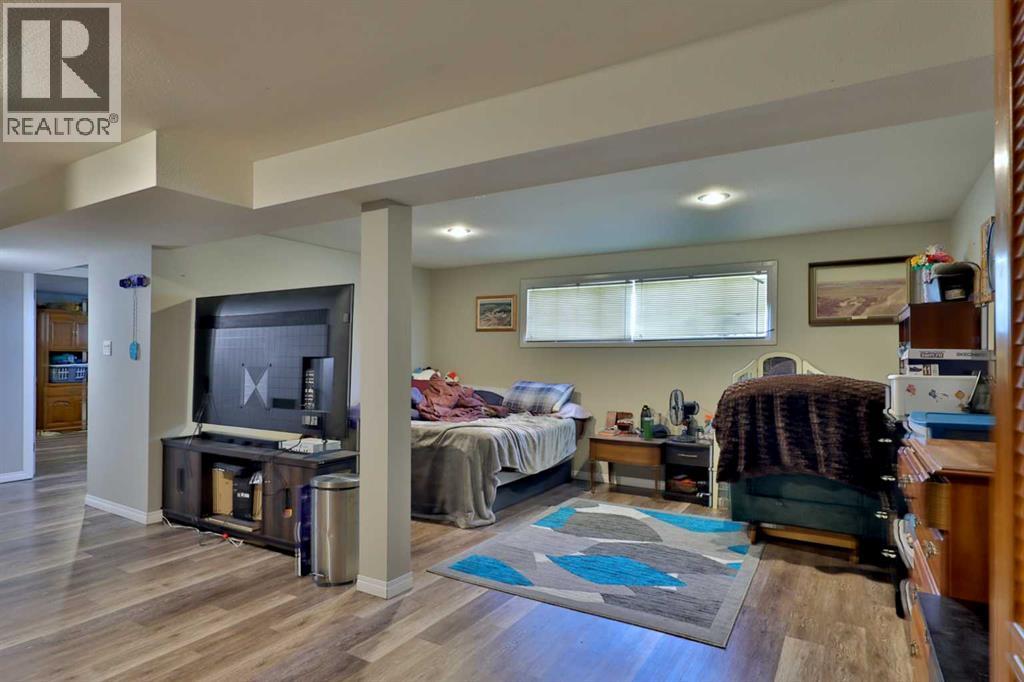 229 Parkview Dr — photo 23