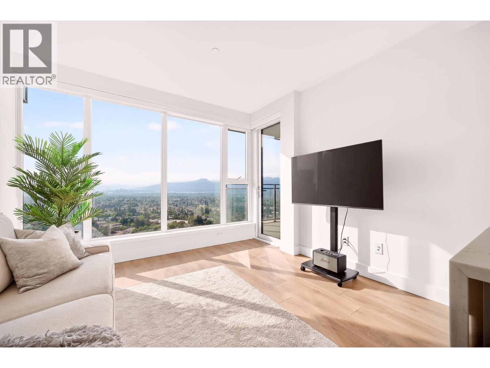 3606 4711 HAZEL STREET — photo 3