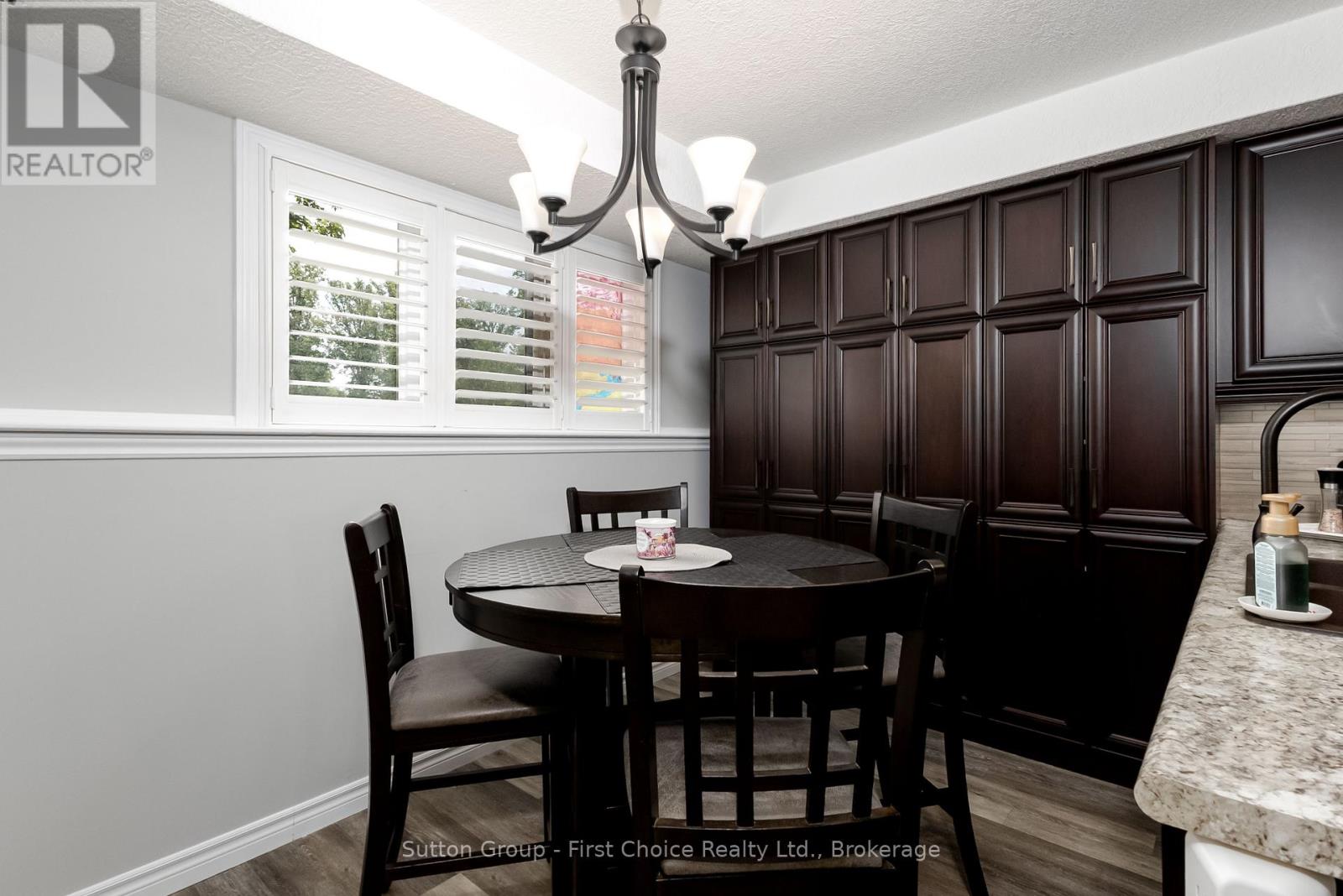 #3 148 BORDEN STREET - 10