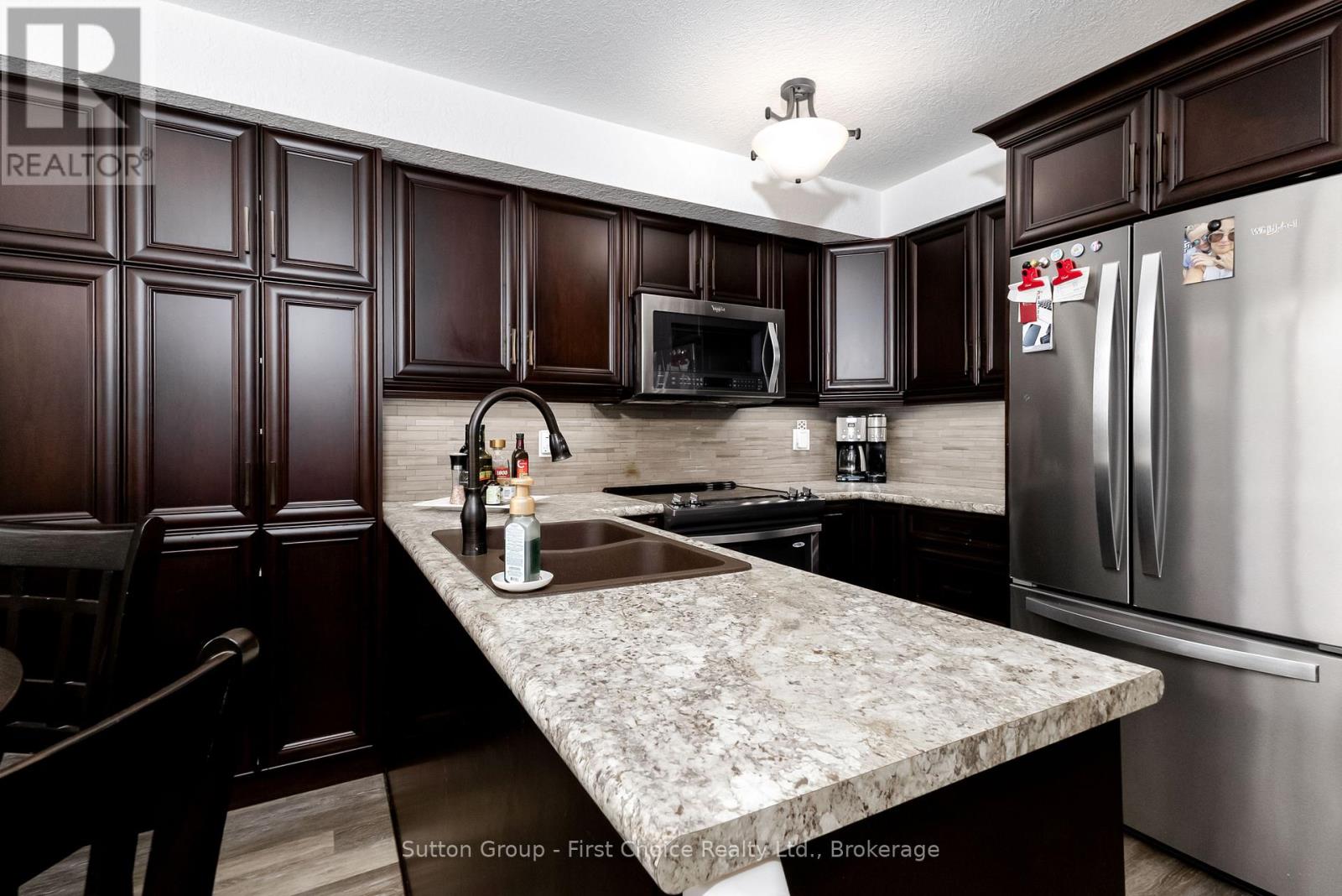 #3 148 BORDEN STREET - 12